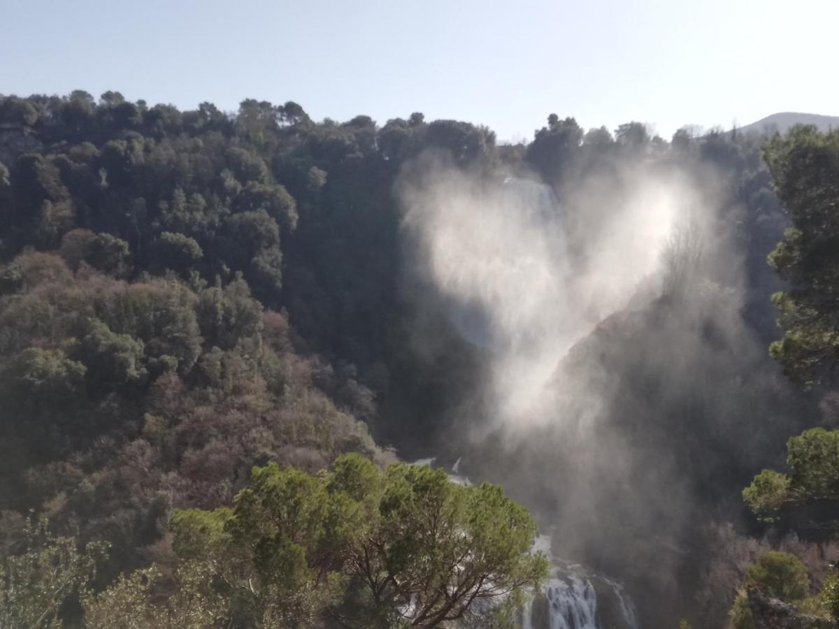 Vacanze Da Tiffany - Marmore Falls Terni Extérieur photo